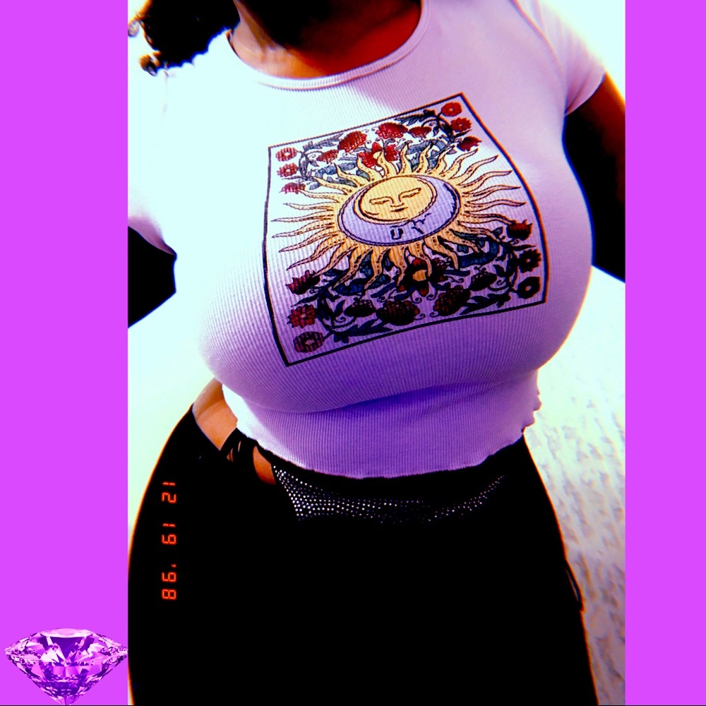 pretty purple crop top , very trendy 💜